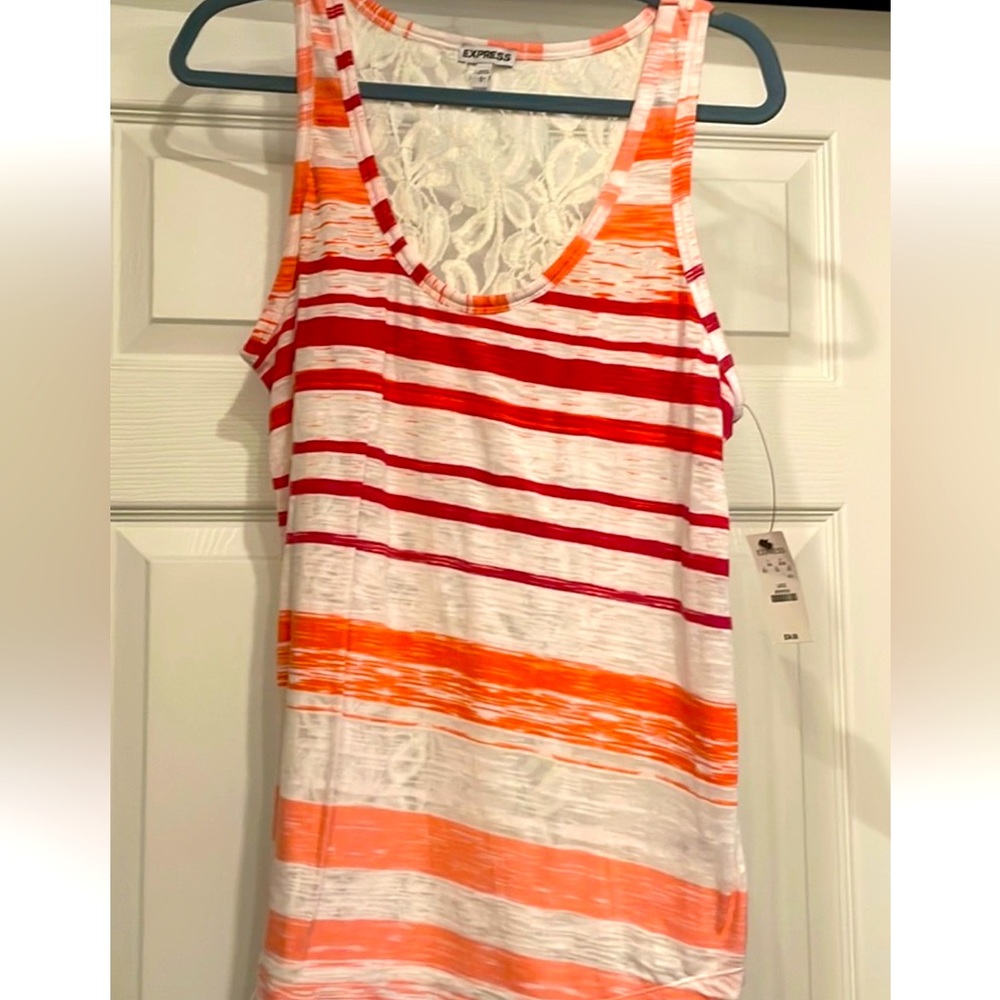 NWT Women’s Express Tank with lace backing. Large